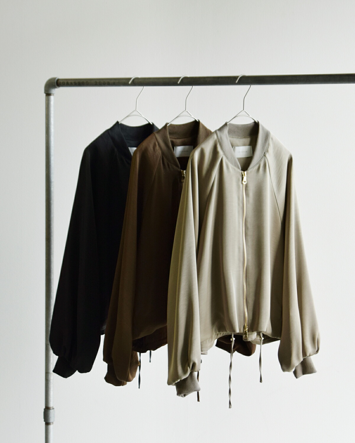 CHIGNON(シニヨン)サテンボリュームブルゾン 4654-033mk