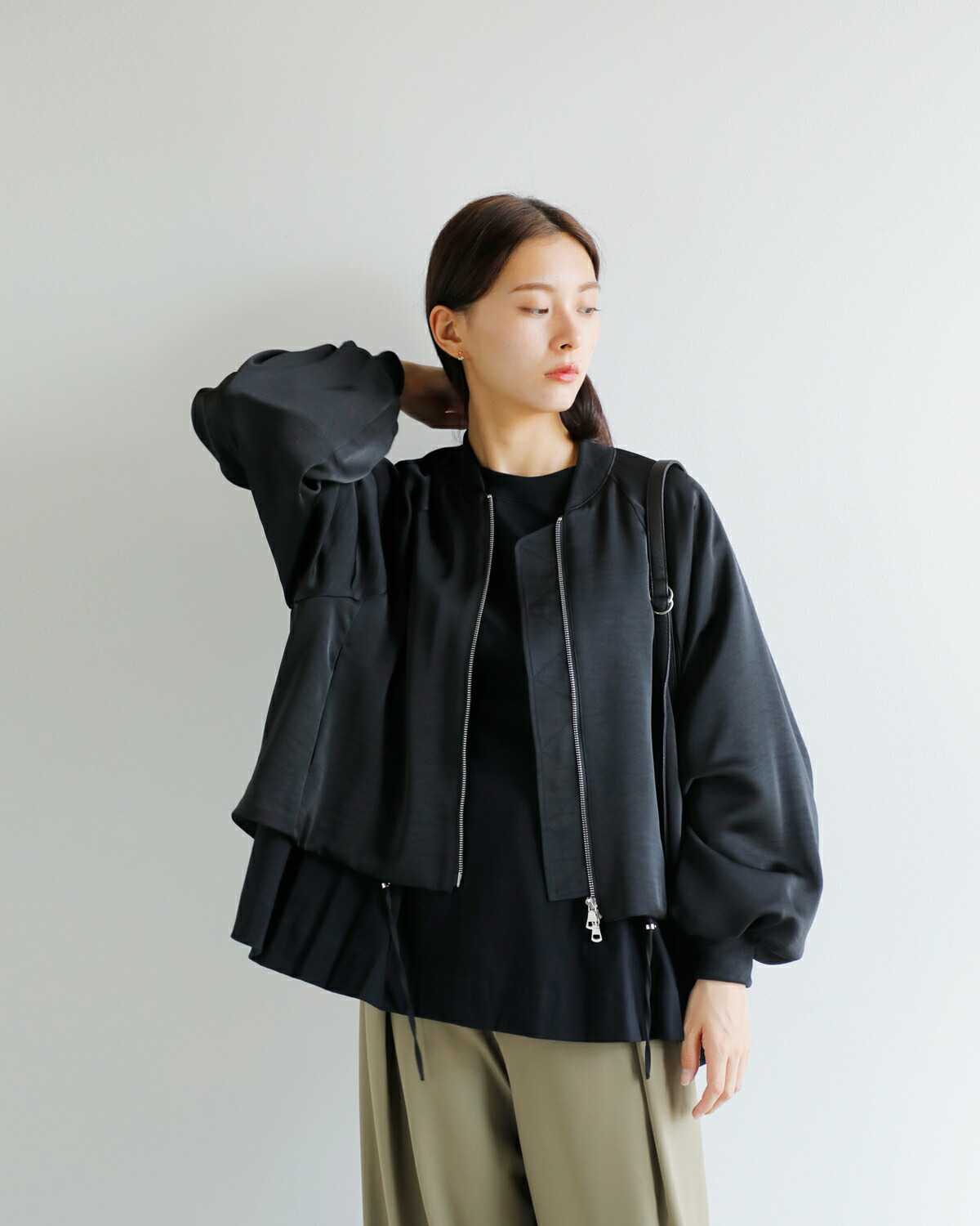 CHIGNON シニヨン サテン ボリューム ブルゾン 4654-033mk-ms