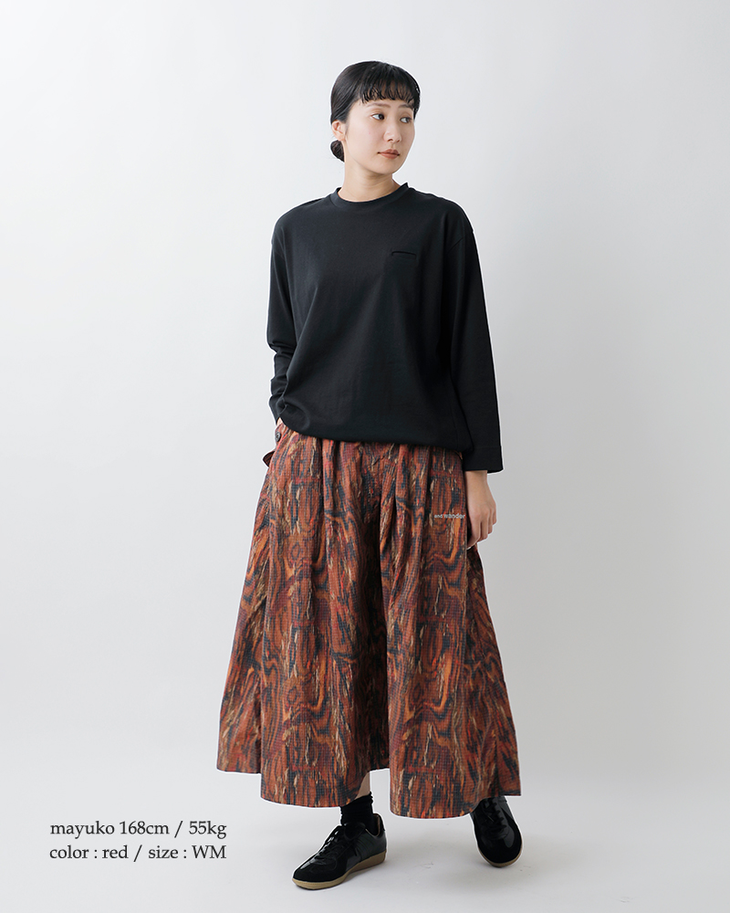 and wander(アンドワンダー)プリントリップストップカーゴスカート“printedripstopcargoskirt”574-5282048