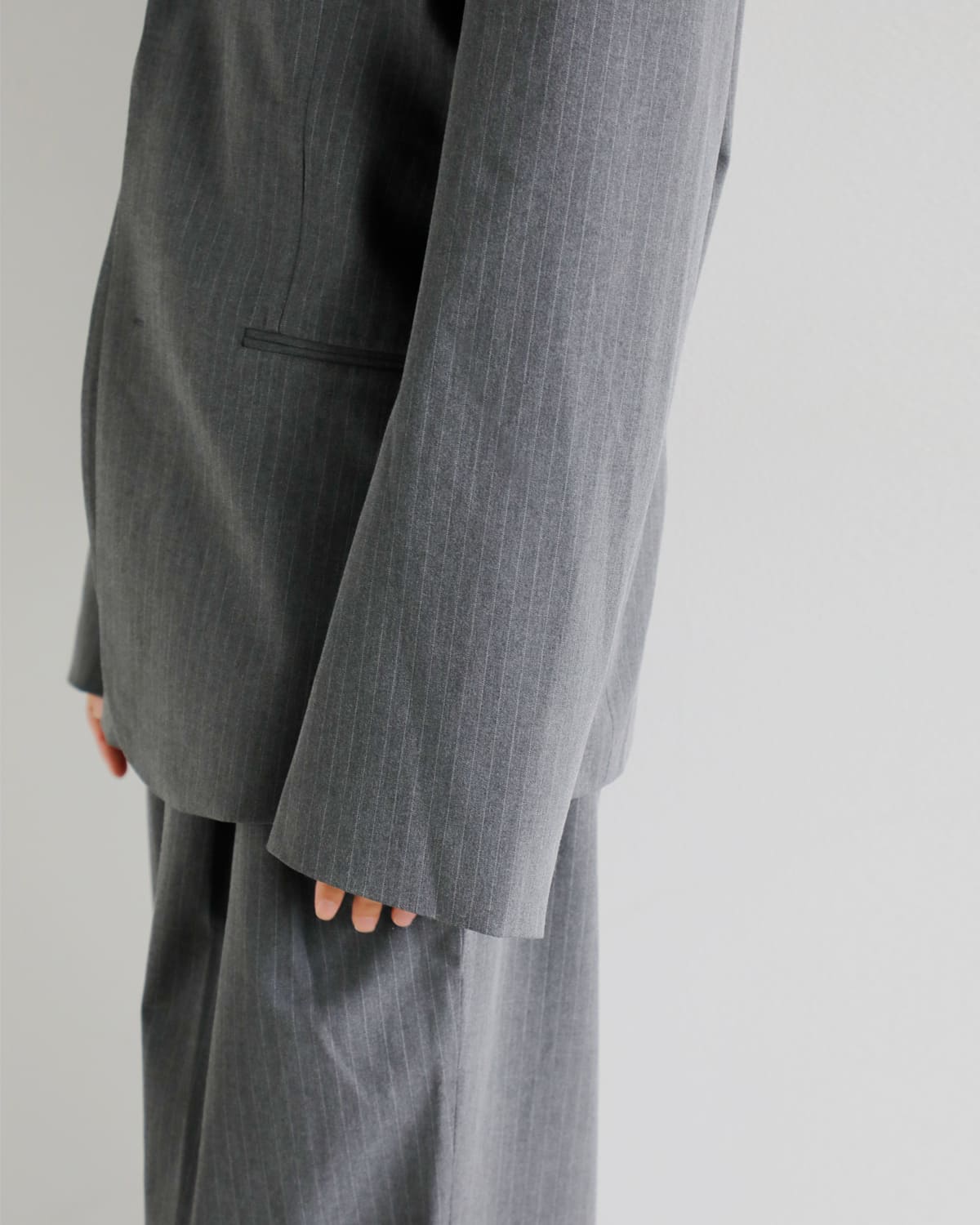 anuke(アンヌーク)ストレッチノーカラーオーバージャケット62520106 “Collarless Over Jacket” 62520106