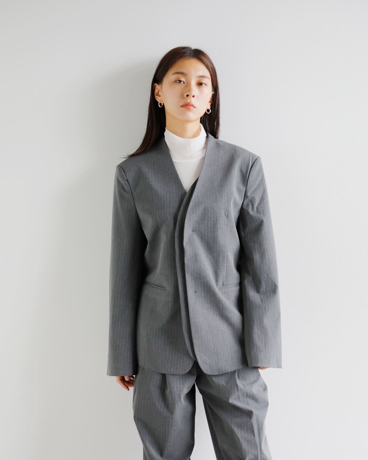 anuke(アンヌーク)ストレッチノーカラーオーバージャケット62520106 “Collarless Over Jacket” 62520106