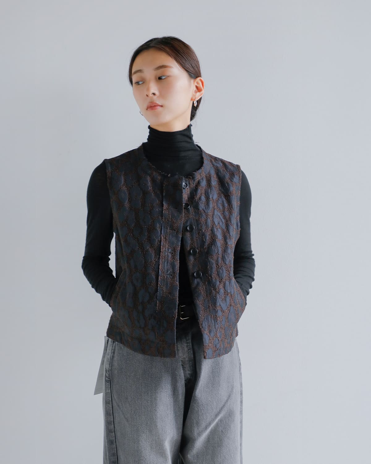 anuke(アンヌーク)レオパードジャガードベスト “Leopard Jacquard Vest” 62520111