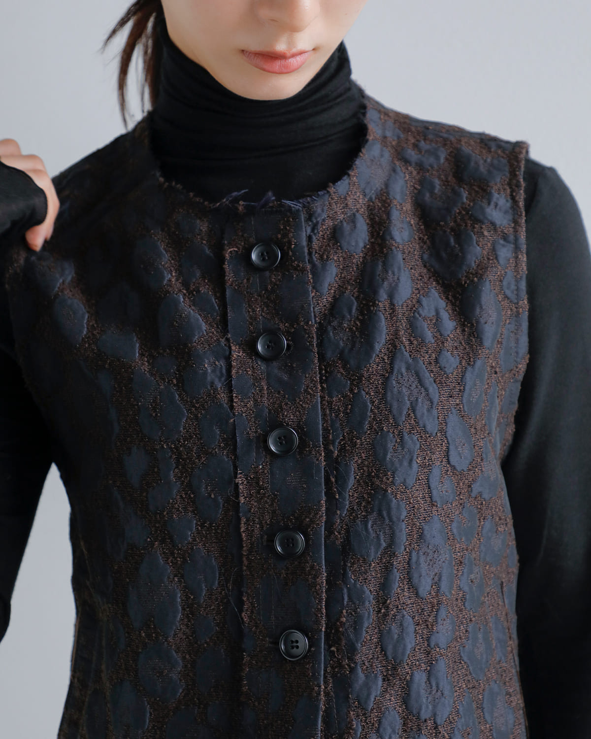 anuke(アンヌーク)レオパードジャガードベスト “Leopard Jacquard Vest” 62520111