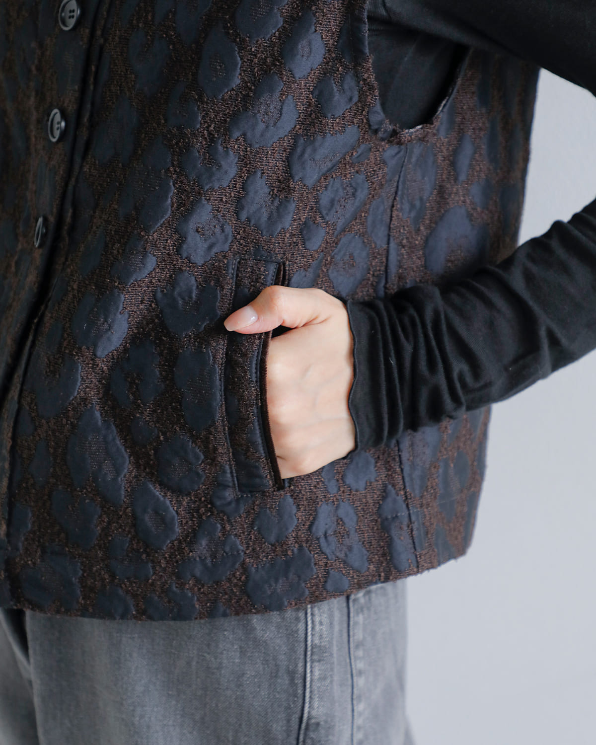 anuke(アンヌーク)レオパードジャガードベスト “Leopard Jacquard Vest” 62520111