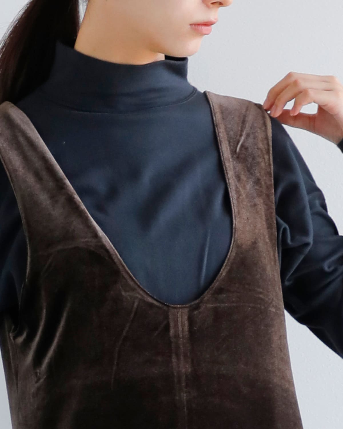 anuke(アンヌーク)ベロアUネックワンピース “Velour Uneck Onepiece” 62520314