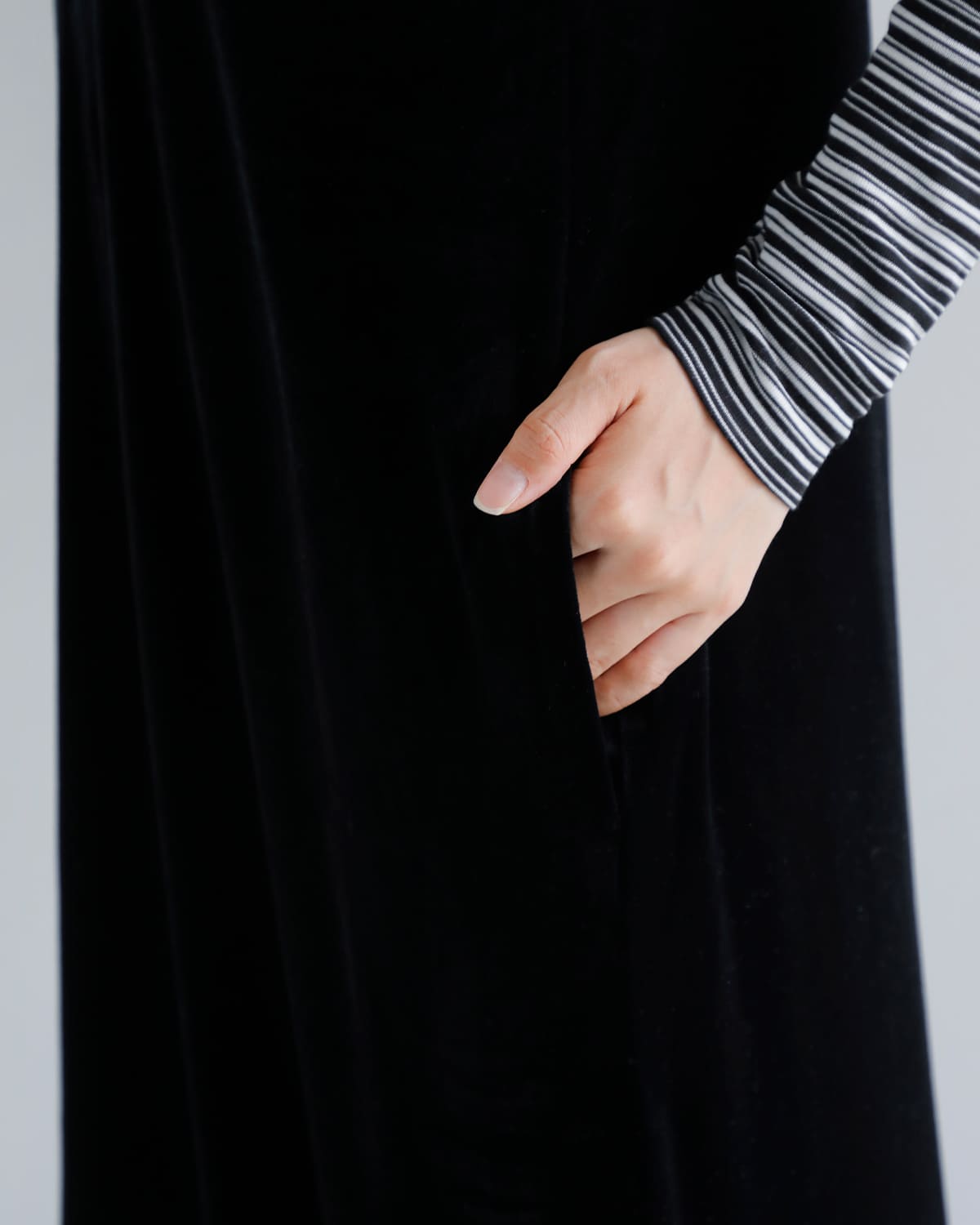 anuke(アンヌーク)ベロアUネックワンピース “Velour Uneck Onepiece” 62520314