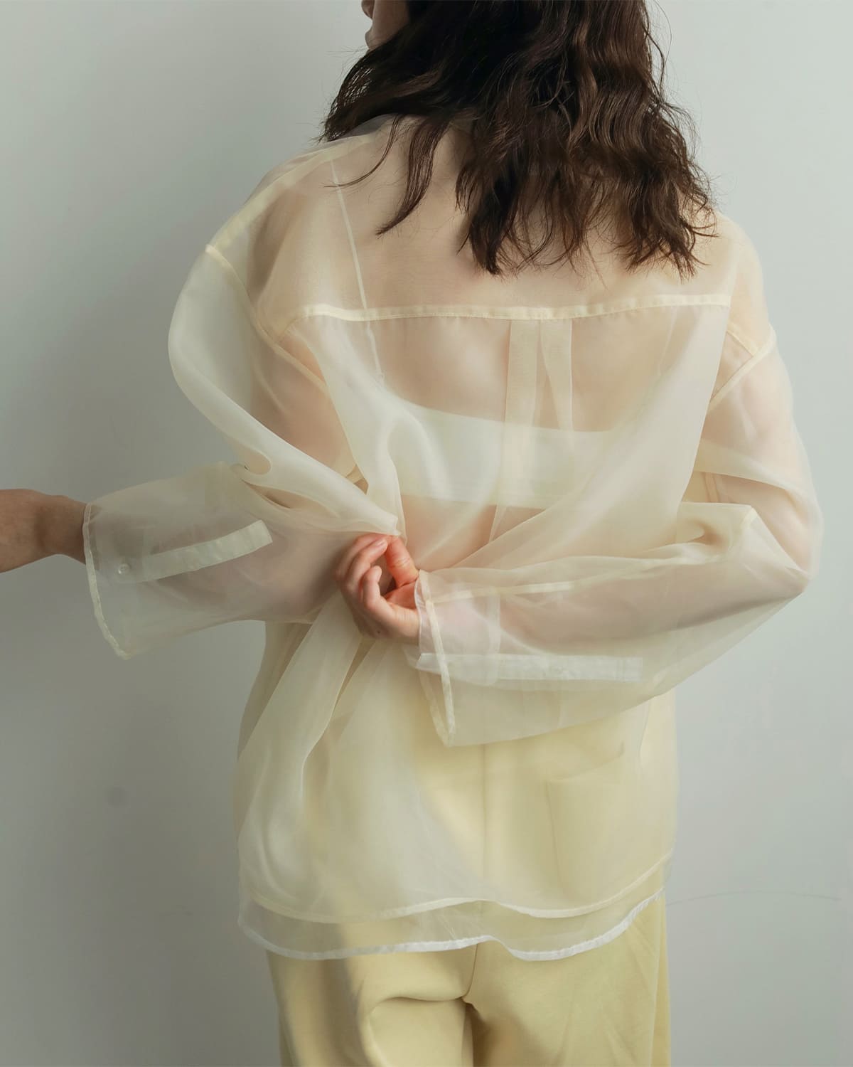 anuke(アンヌーク)シアーレイヤードシャツ “Sheer Layered Shirts” 62520419