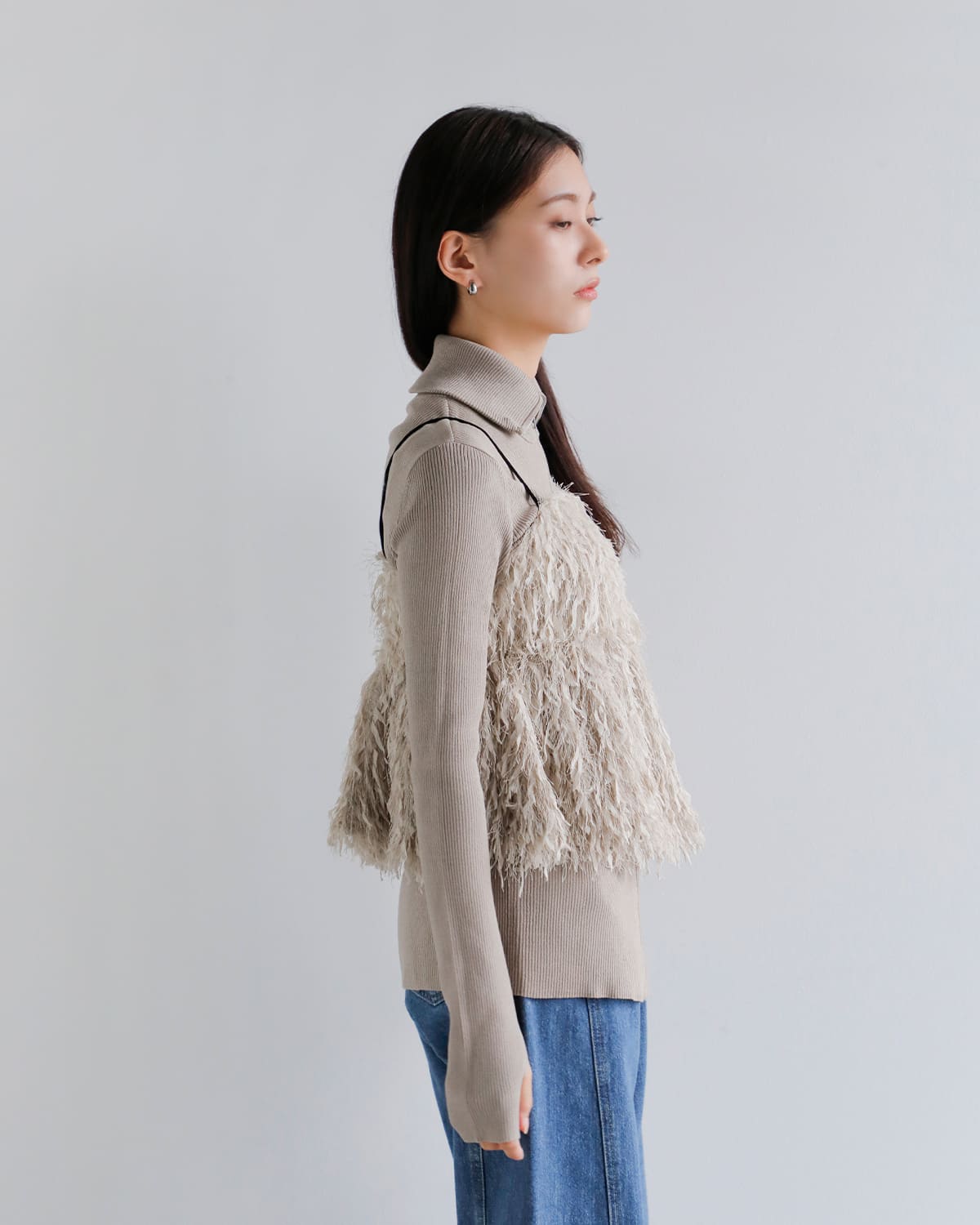 anuke(アンヌーク)パックオープンフェザーキャミソール “Backopen Feather Camisole” 62520426