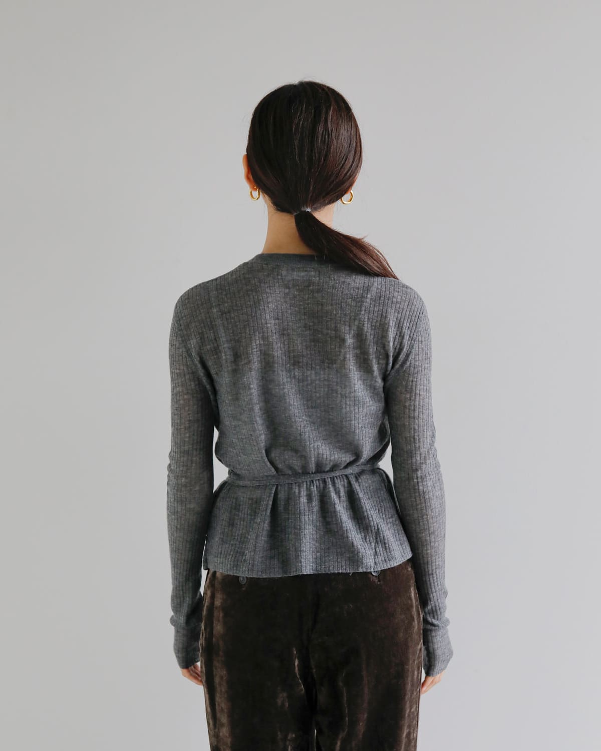 anuke(アンヌーク)ウールカシュクールカーディガン “Wool Cachecoeur Cardigan” 62520502