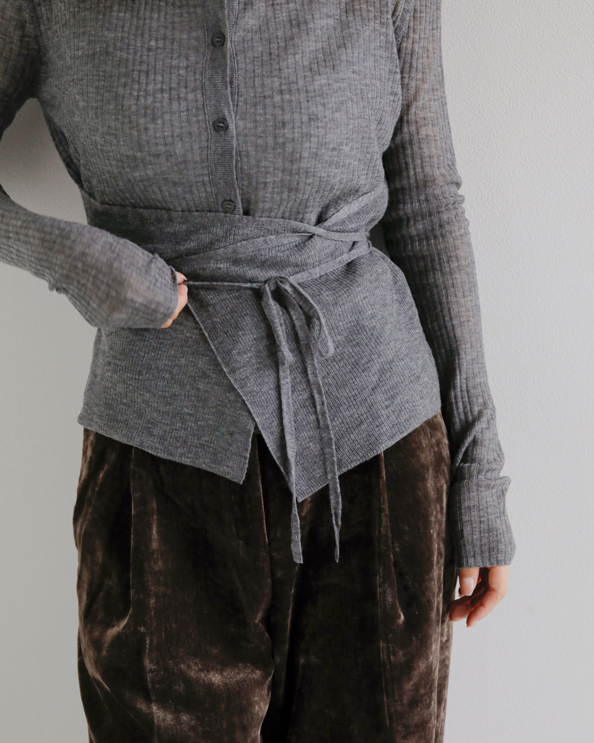 anuke(アンヌーク)ウールカシュクールカーディガン “Wool Cachecoeur Cardigan” 62520502