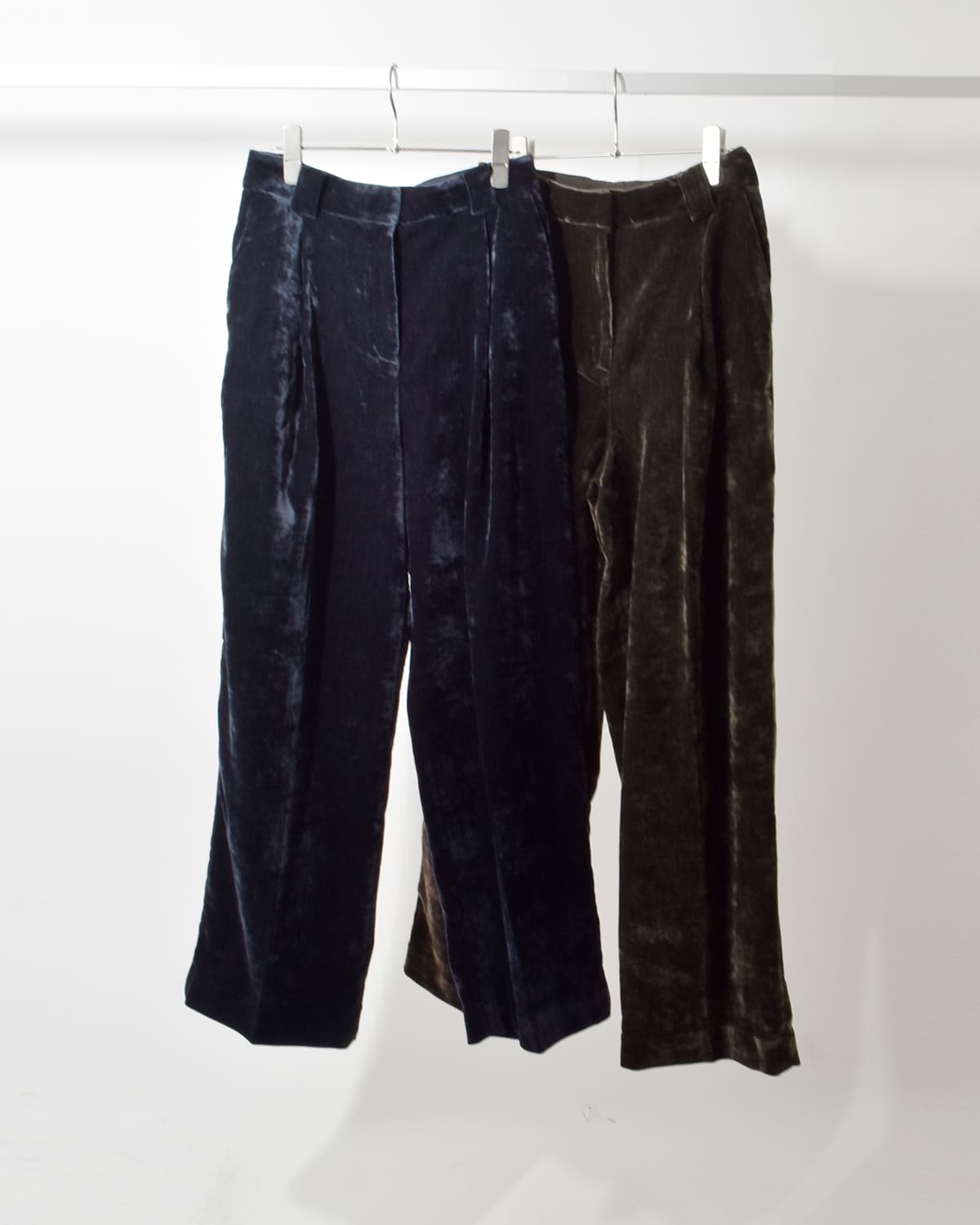 anuke(アンヌーク)ベルベットワイドパンツ “Velvet Wide Pants” 62520712