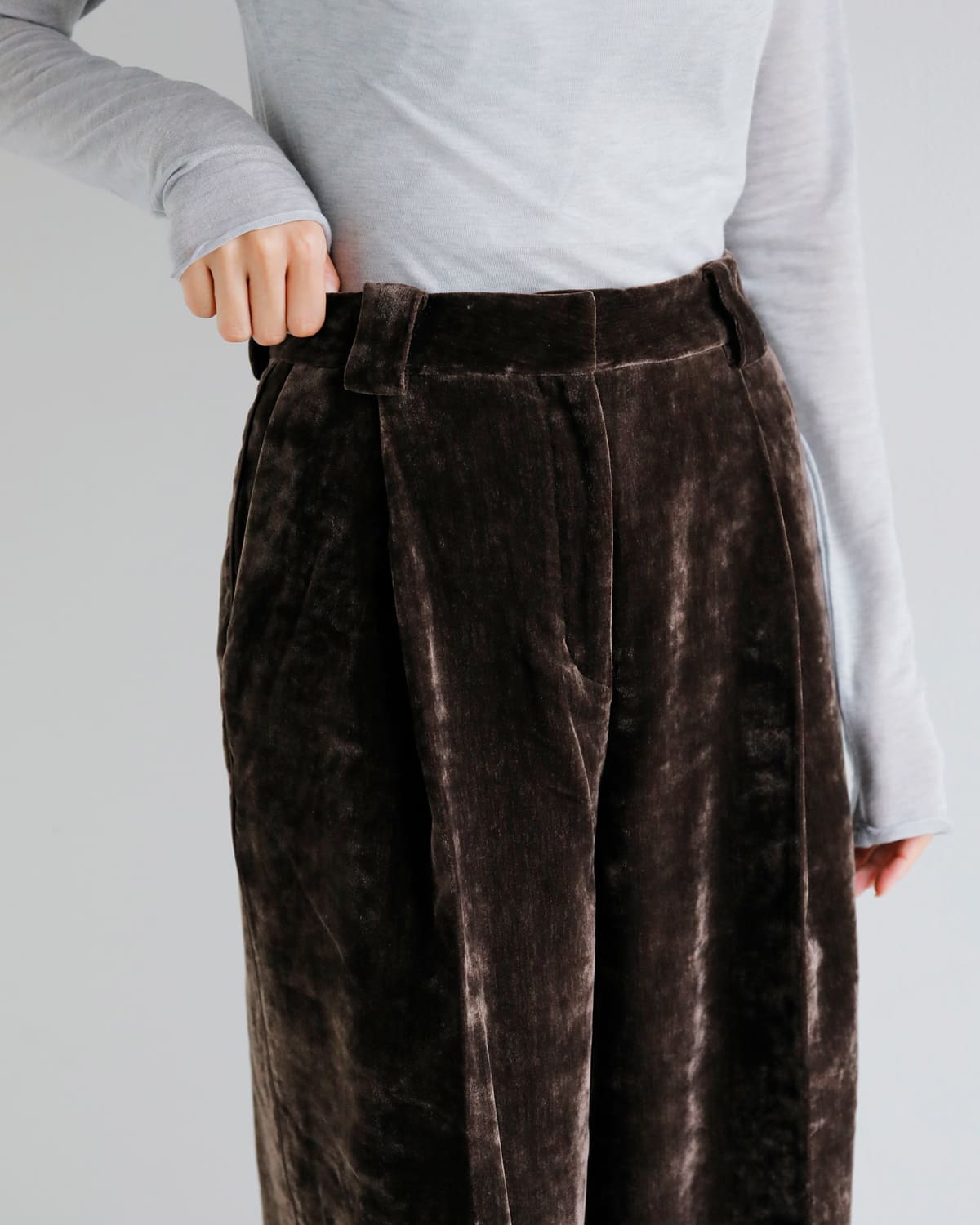 anuke(アンヌーク)ベルベットワイドパンツ “Velvet Wide Pants” 62520712
