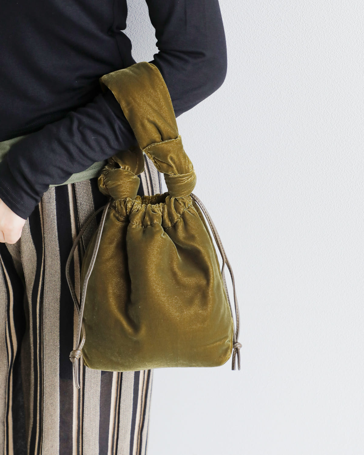 【完売】anuke Velvet Mini Purse ブラック anuke アンヌーク ベルベットミニ バッグ “Velvet Mini Purse