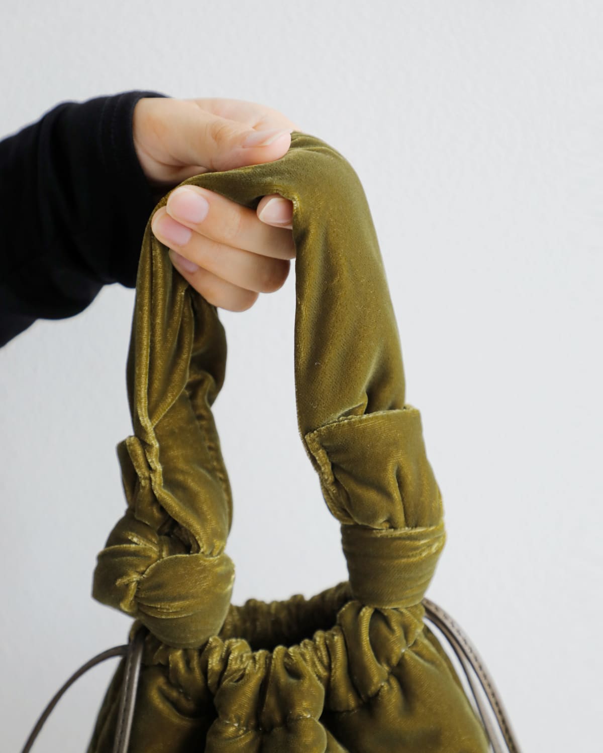 anuke(アンヌーク)ベルベットミニバッグ “Velvet Mini Purse” 62521014