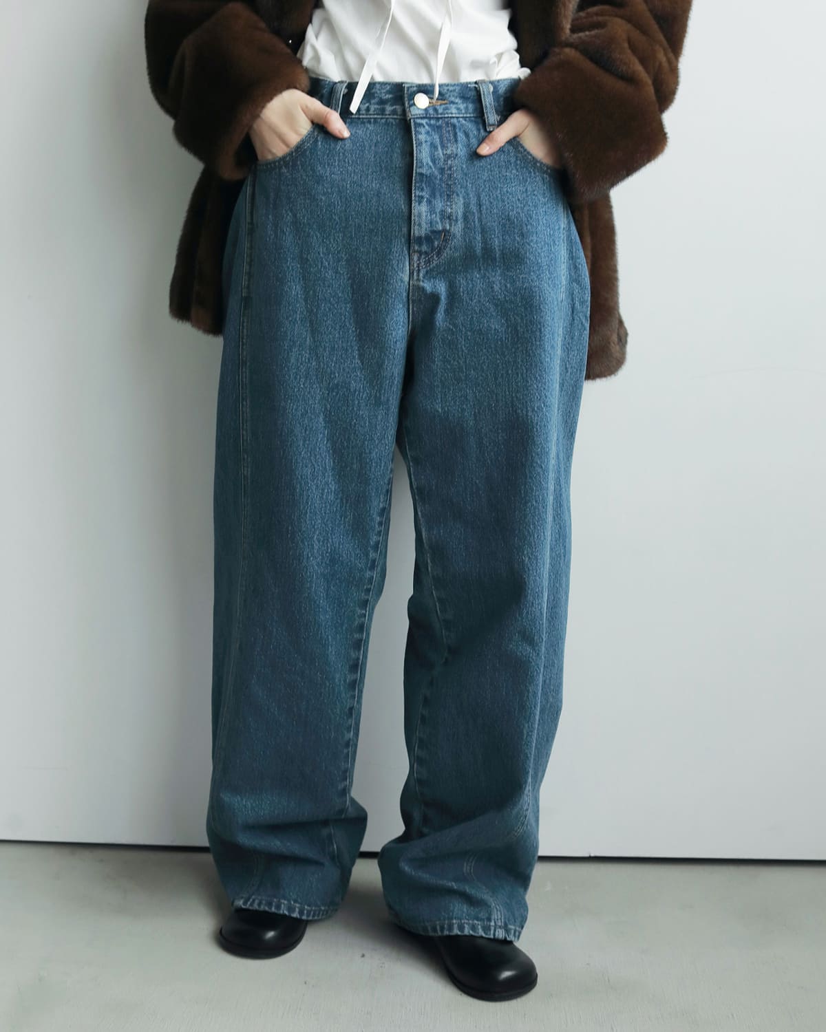 anuke(アンヌーク)パネルルーズデニムパンツ “Panel Loose Denim” 62521402