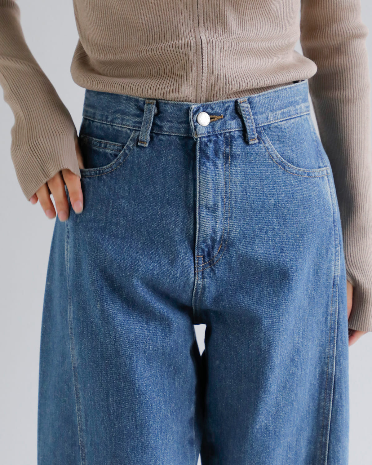 anuke(アンヌーク)パネルルーズデニムパンツ “Panel Loose Denim” 62521402