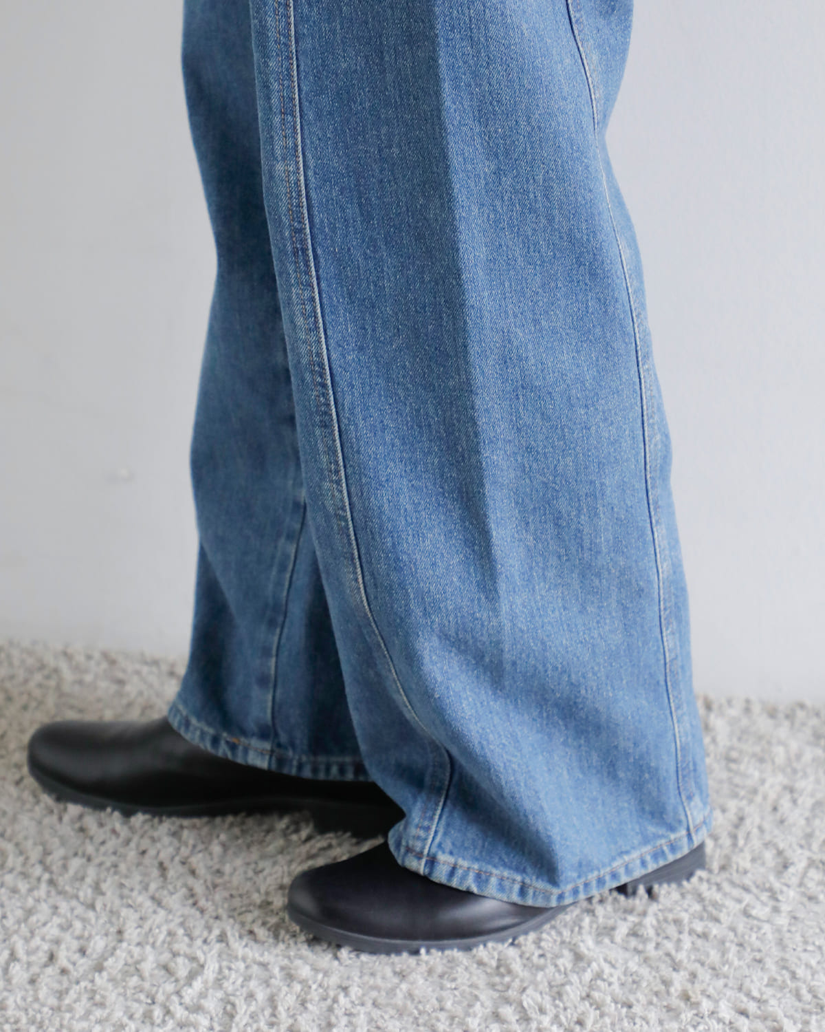 anuke(アンヌーク)パネルルーズデニムパンツ “Panel Loose Denim” 62521402