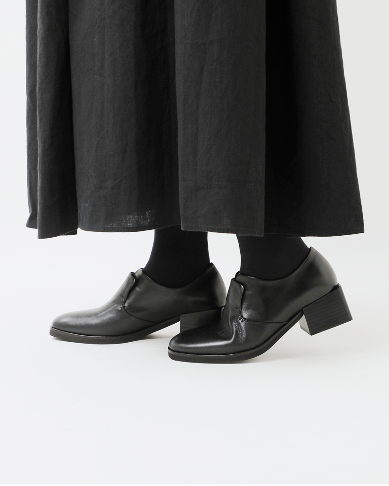 yuko imanishi+(ユウコイマニシプラス)レザーチャンキーヒールブーティ751121