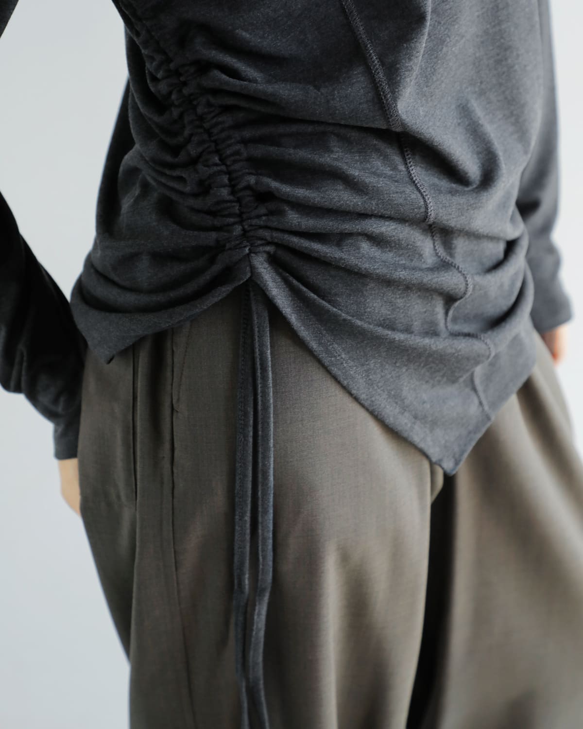 CHIGNON(シニヨン)ドロストカッティングカットソー 8455-319kk