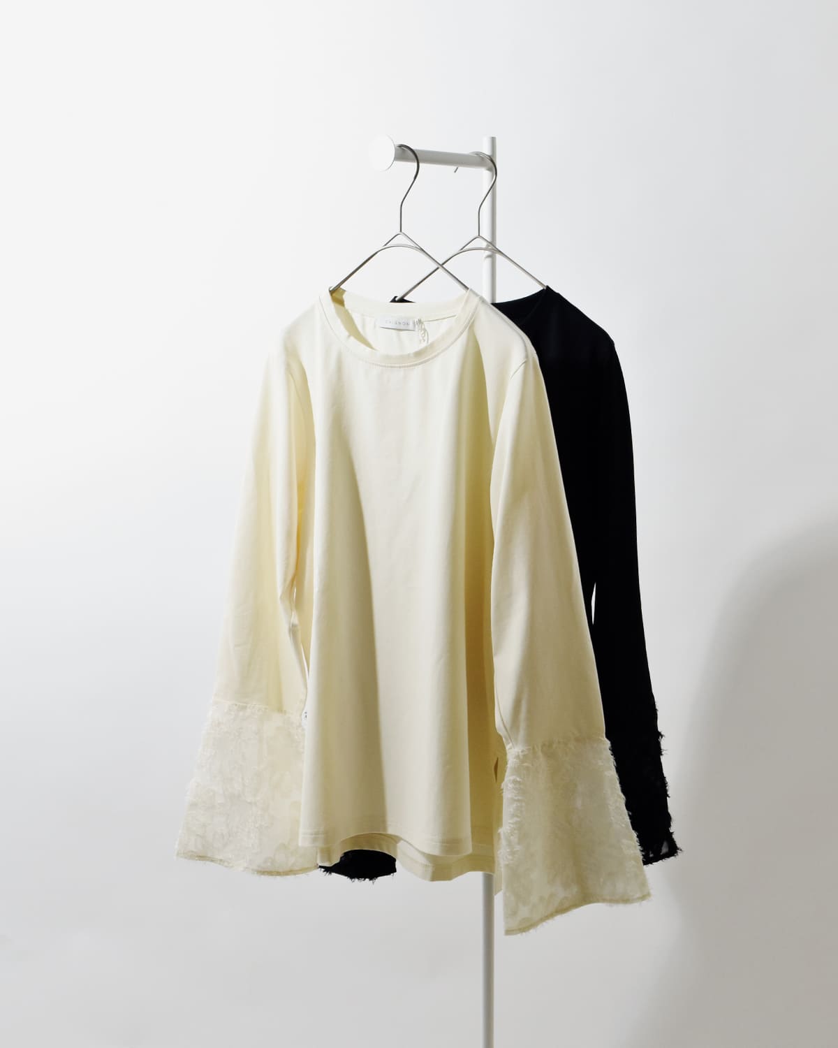 CHIGNON(シニヨン)カットジャガードドッキングカットソー 8554-017kk