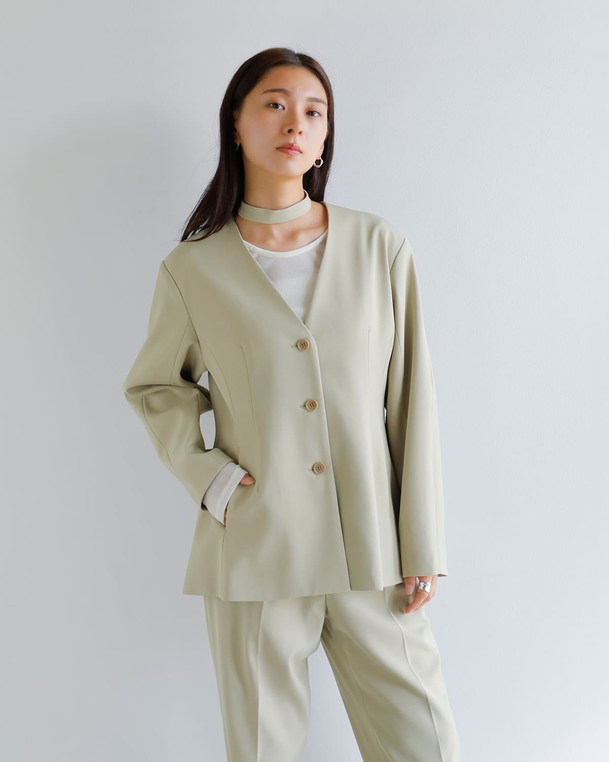 MANOF(マノフ)カーブスリーブチョーカージャケット 89103-0402