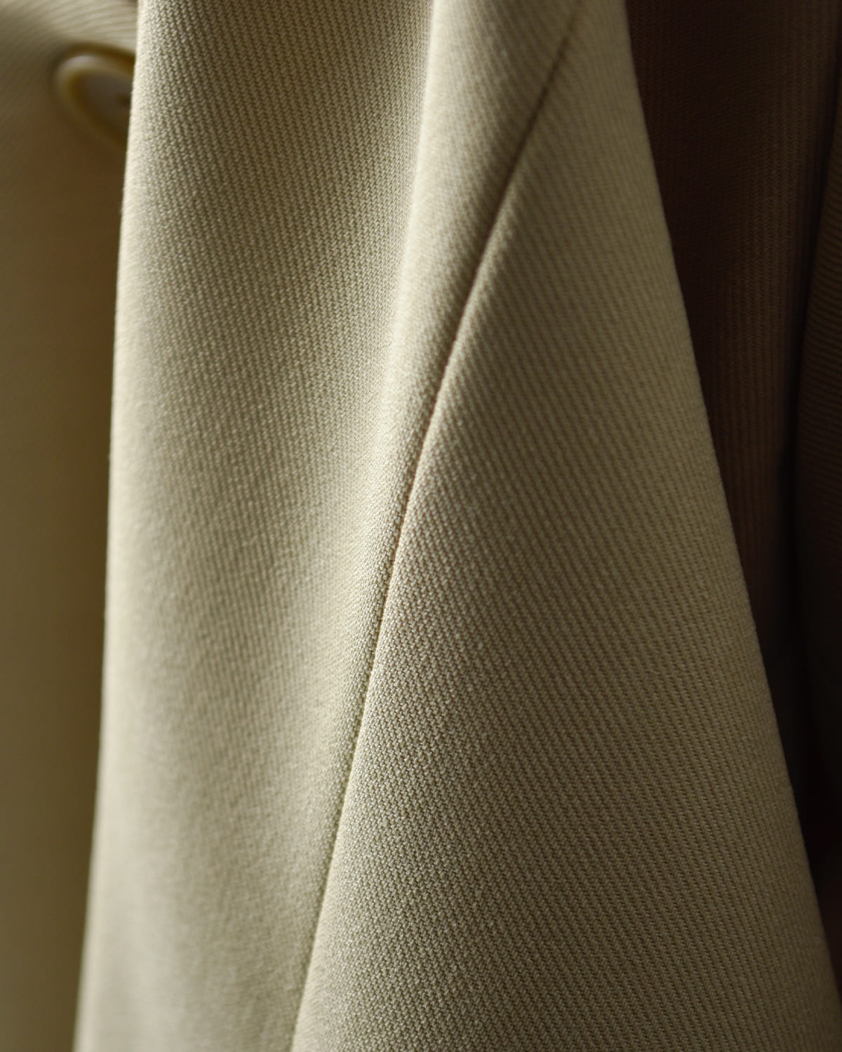 MANOF(マノフ)カーブスリーブチョーカージャケット 89103-0402