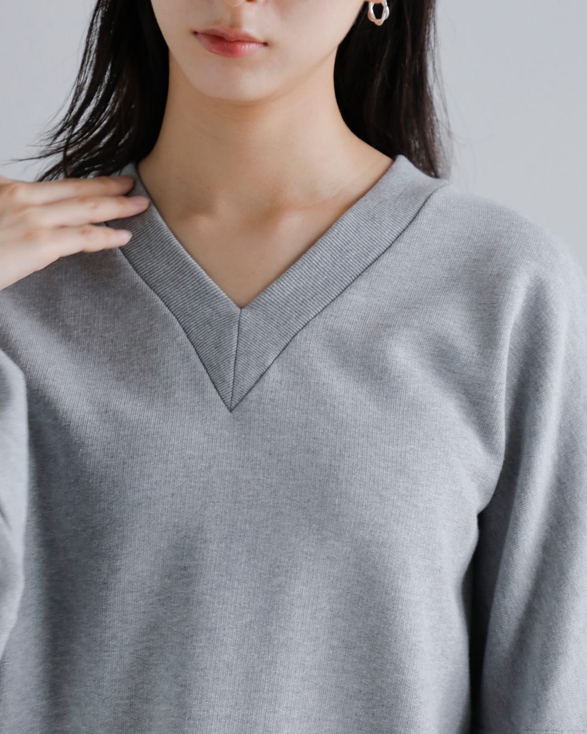 MANOF(マノフ)ボリュームスリーブロゴスウェットシャツ 89105-1072