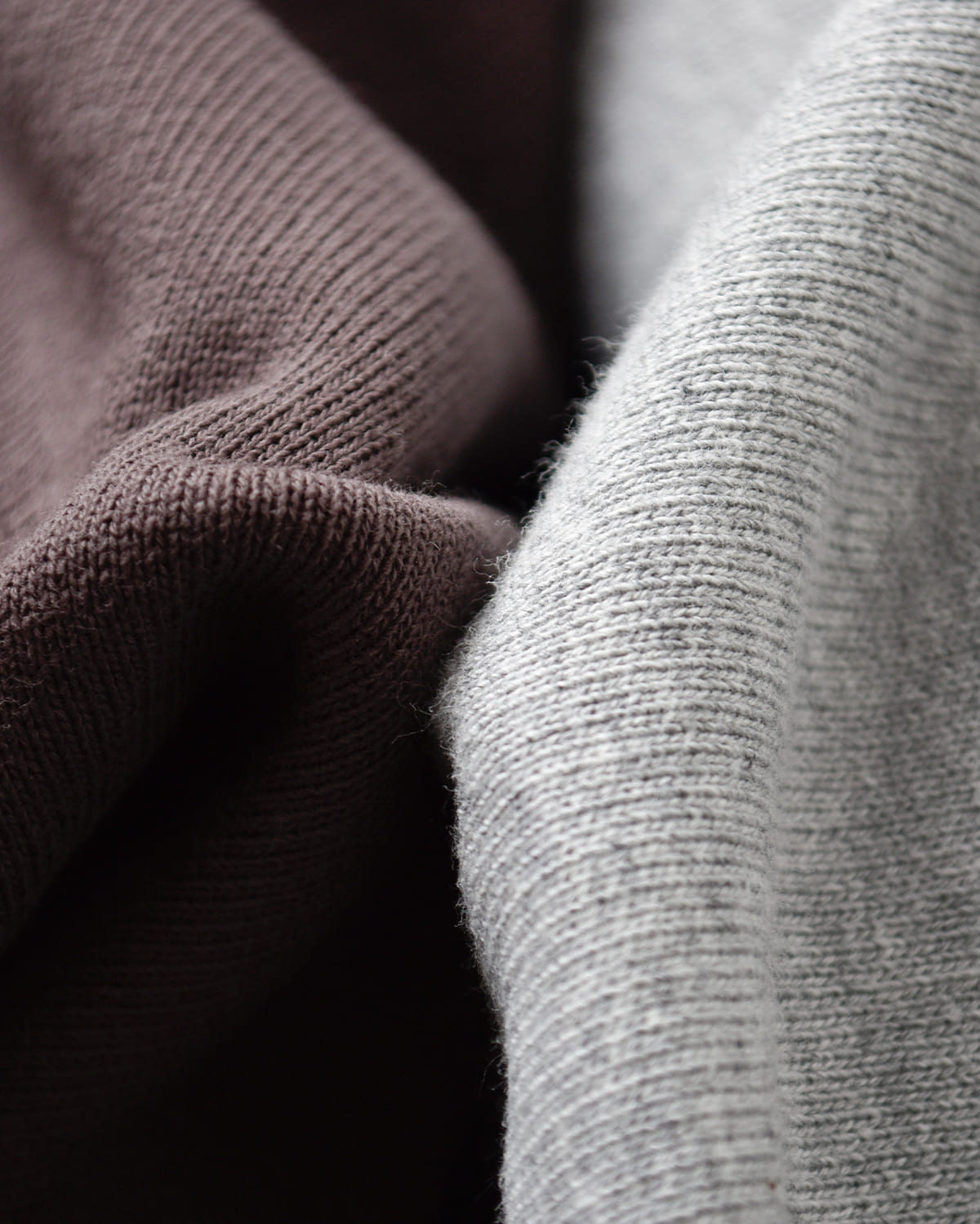 MANOF(マノフ)ボリュームスリーブロゴスウェットシャツ 89105-1072