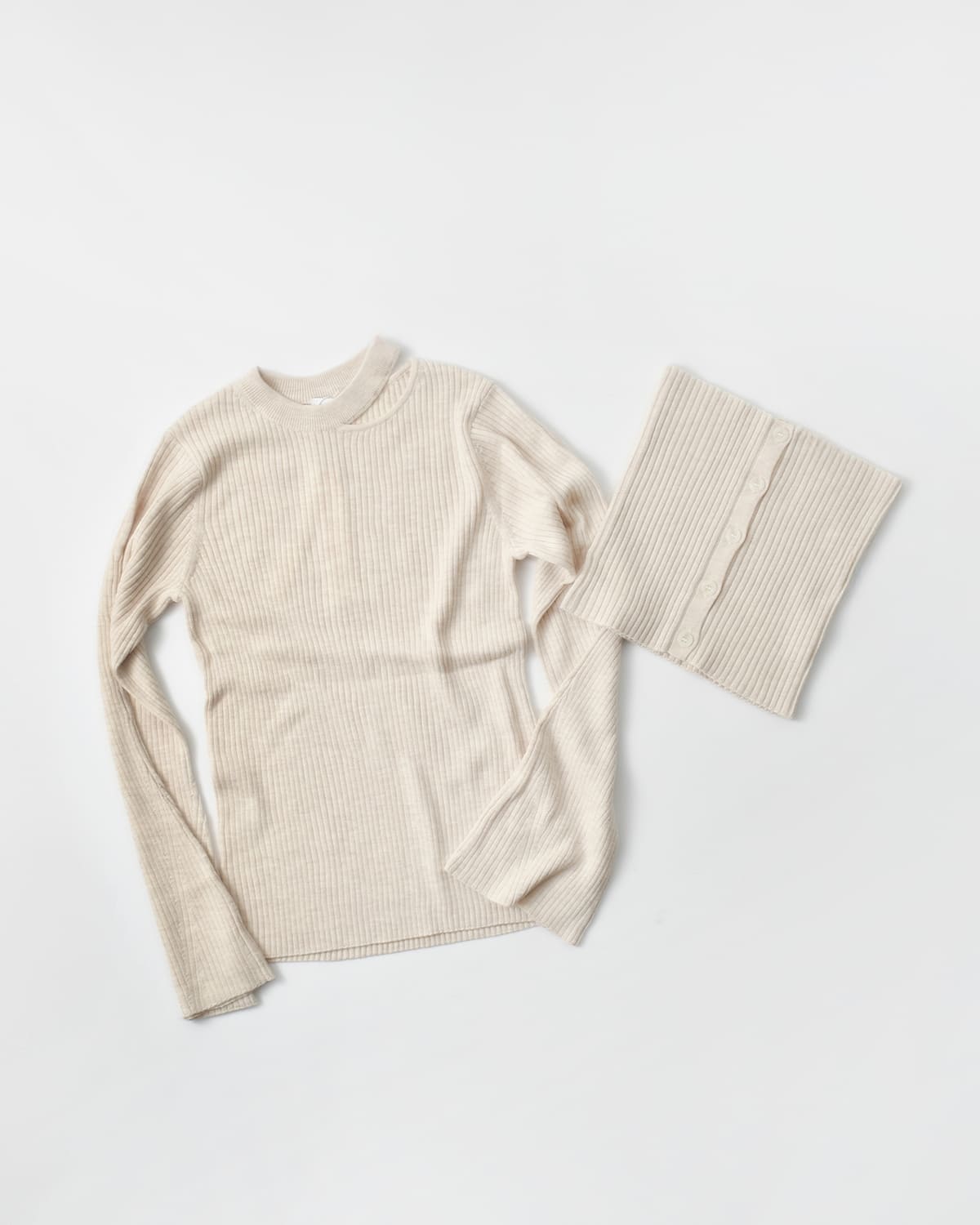 MANOF(マノフ)ビスチェセットリブニットプルオーバー 89106-2062