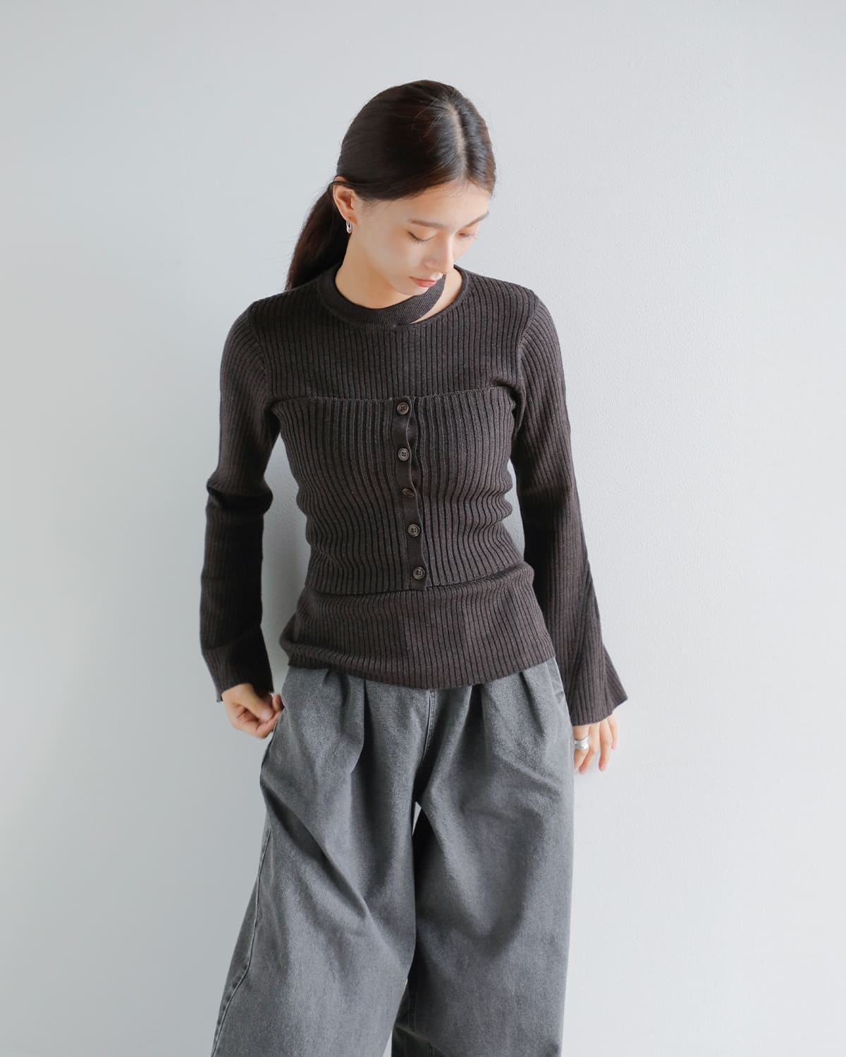 MANOF(マノフ)ビスチェセットリブニットプルオーバー 89106-2062