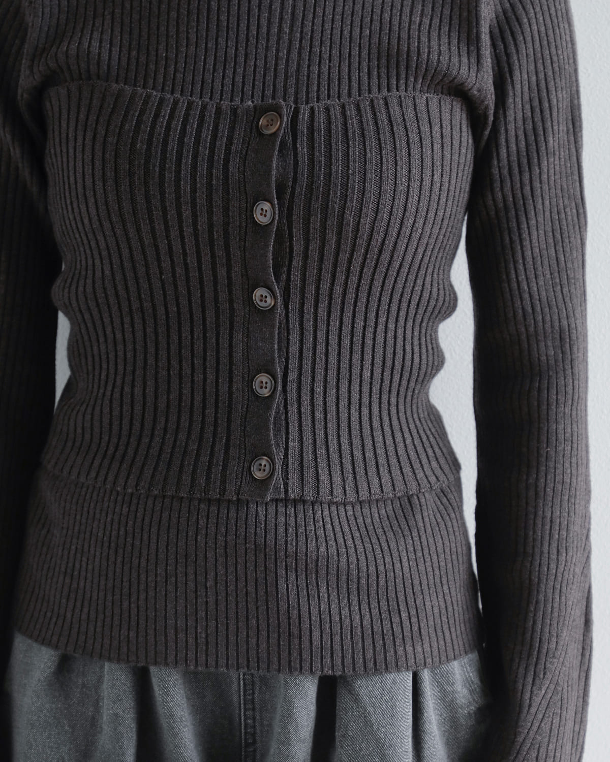 MANOF(マノフ)ビスチェセットリブニットプルオーバー 89106-2062