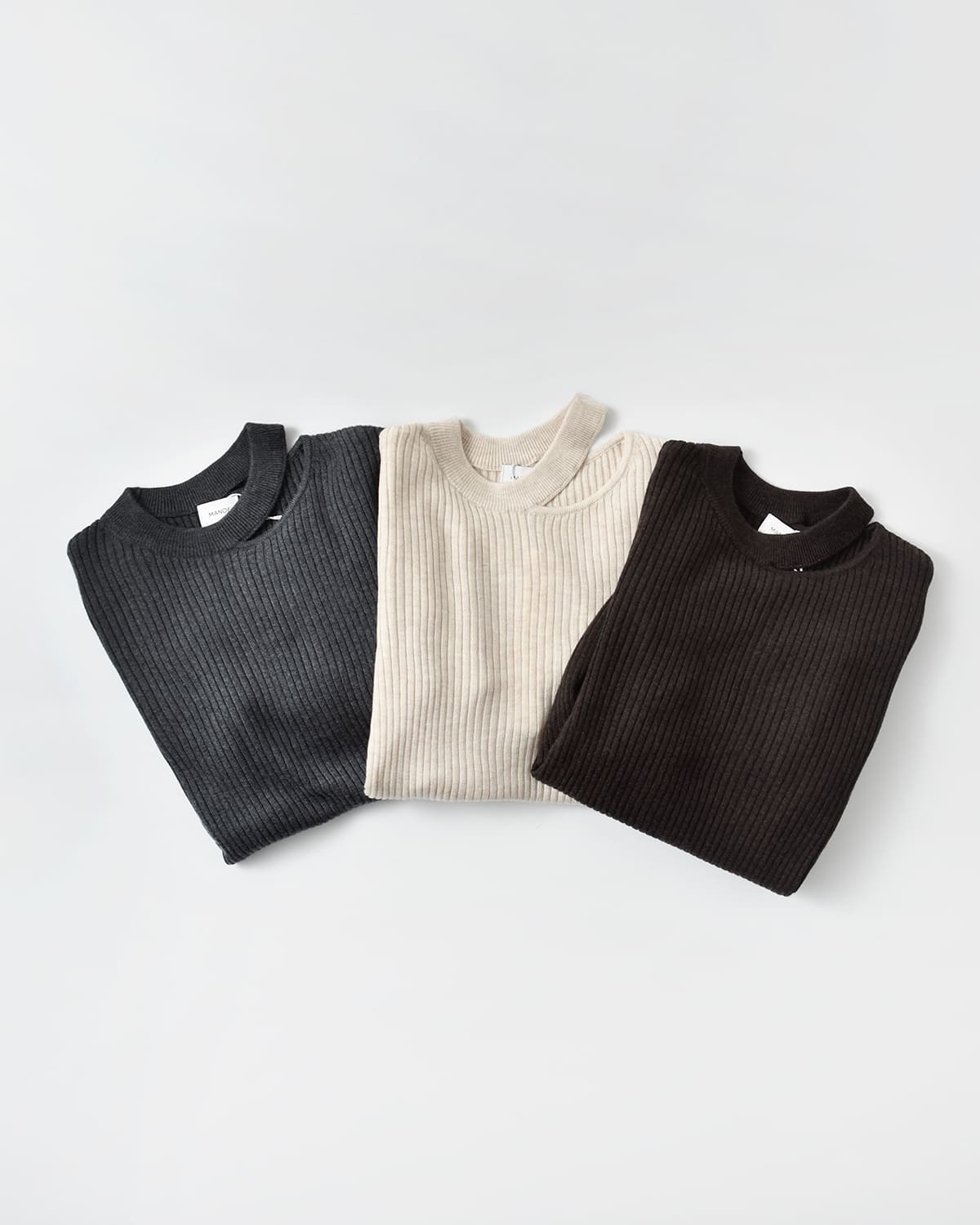 MANOF(マノフ)ビスチェセットリブニットプルオーバー 89106-2062