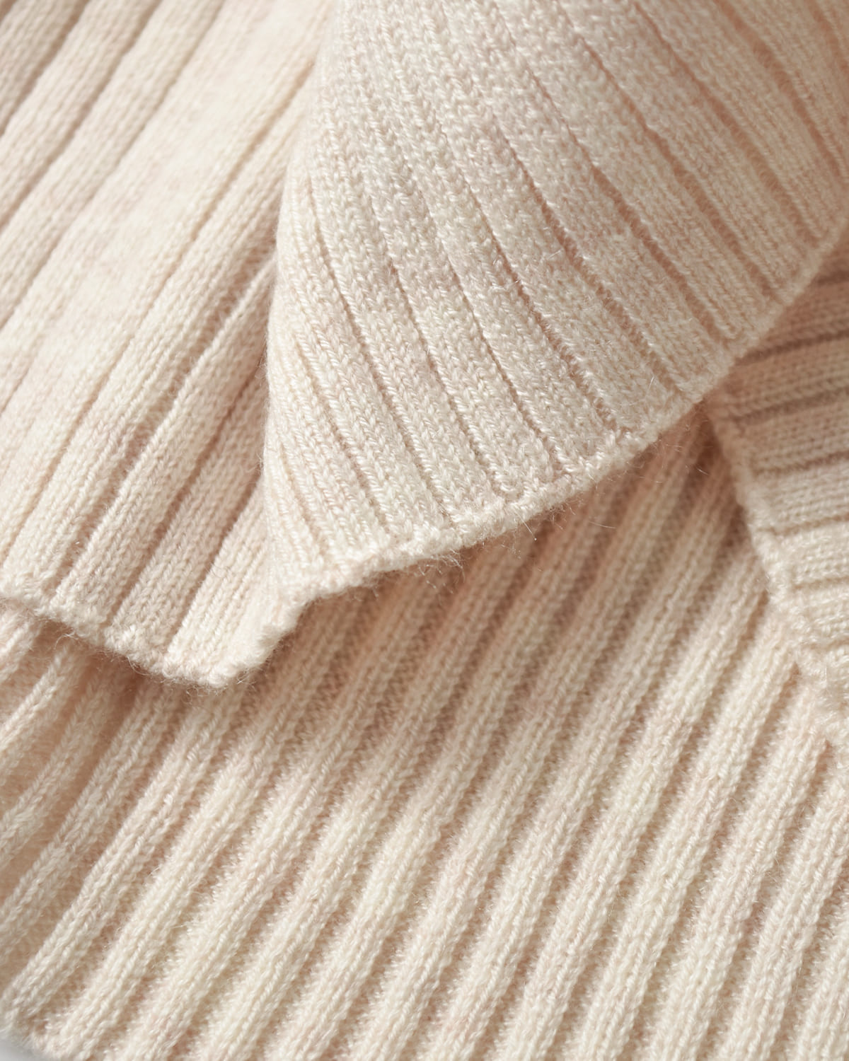 MANOF(マノフ)ビスチェセットリブニットプルオーバー 89106-2062