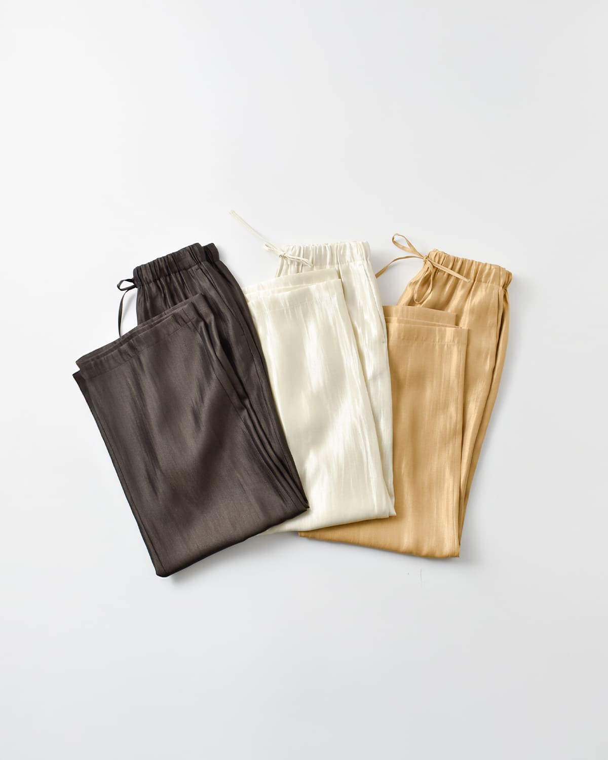 MANOF(マノフ)グリッターリラックスパンツ 89110-7032