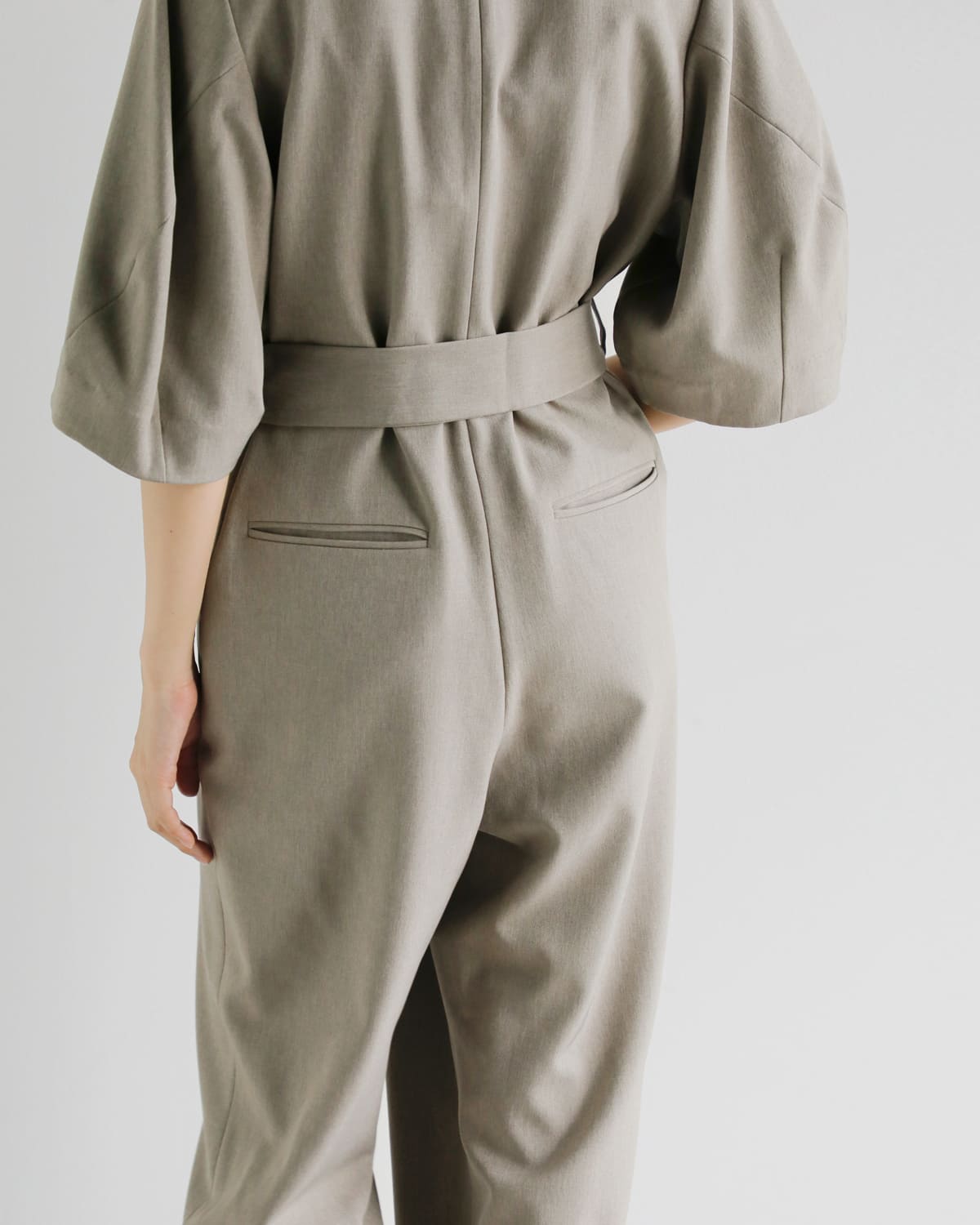 MANOF(マノフ)スリットハーフスリーブオールインワン 89112-5042