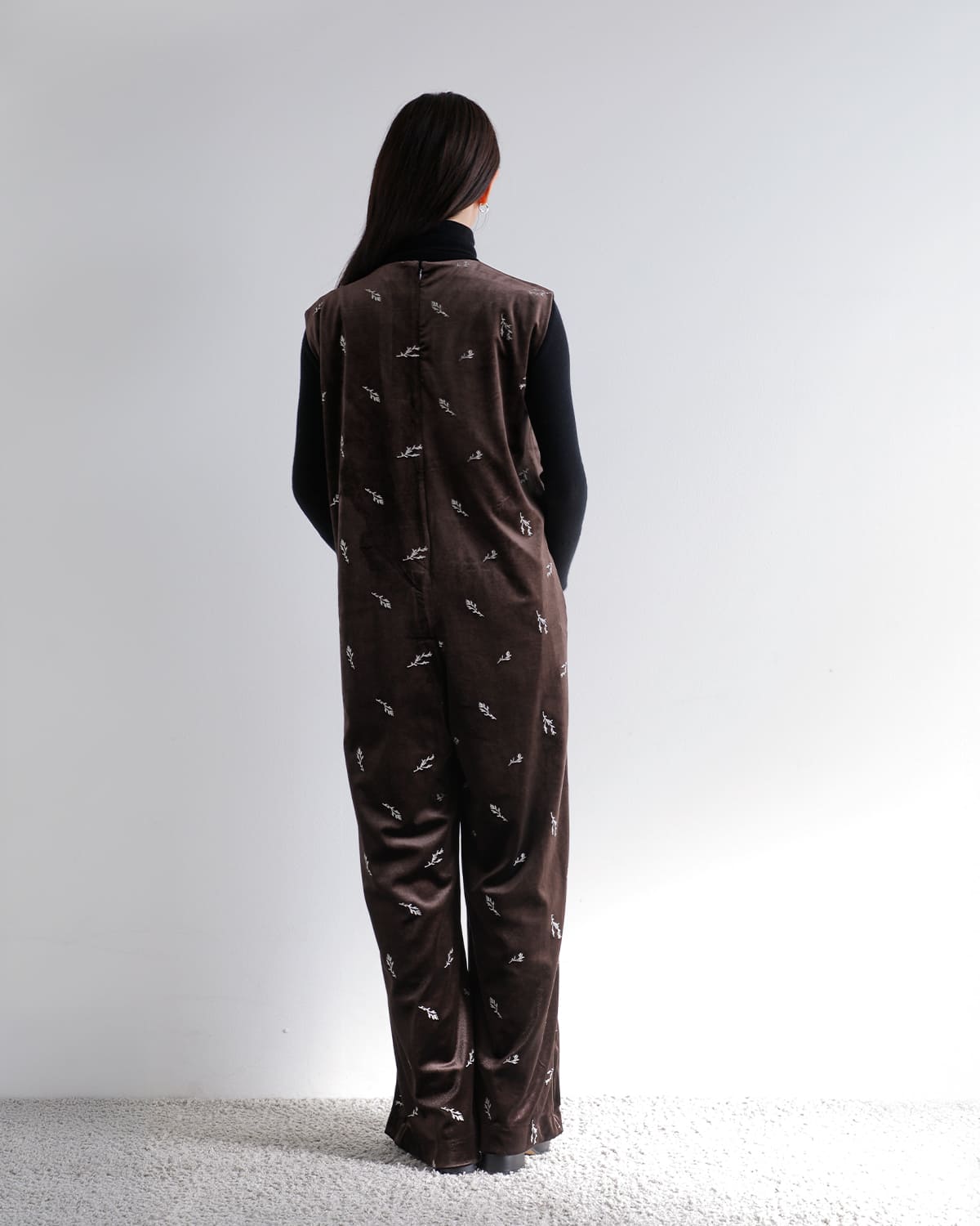 MANOF(マノフ)ベロア刺繍オールインワン 89112-5192