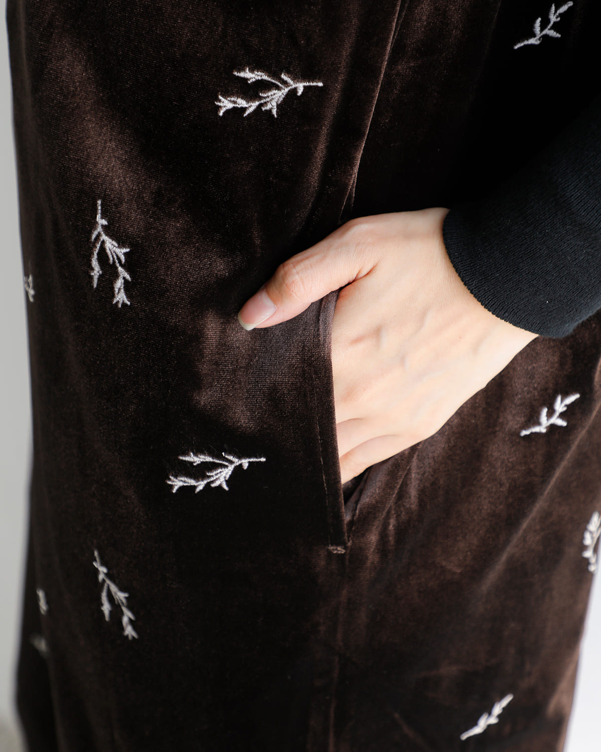 MANOF(マノフ)ベロア刺繍オールインワン 89112-5192