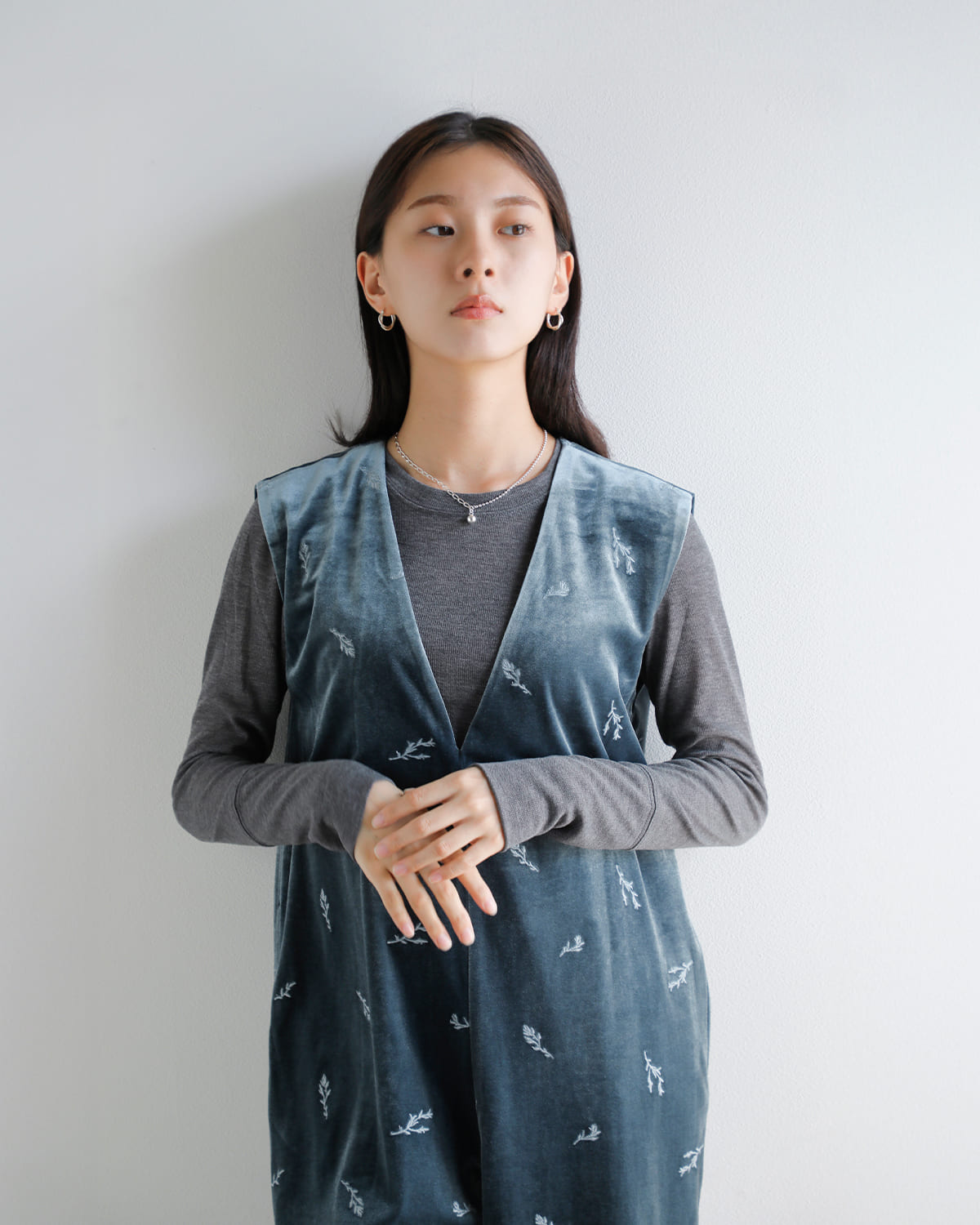 MANOF(マノフ)ベロア刺繍オールインワン 89112-5192