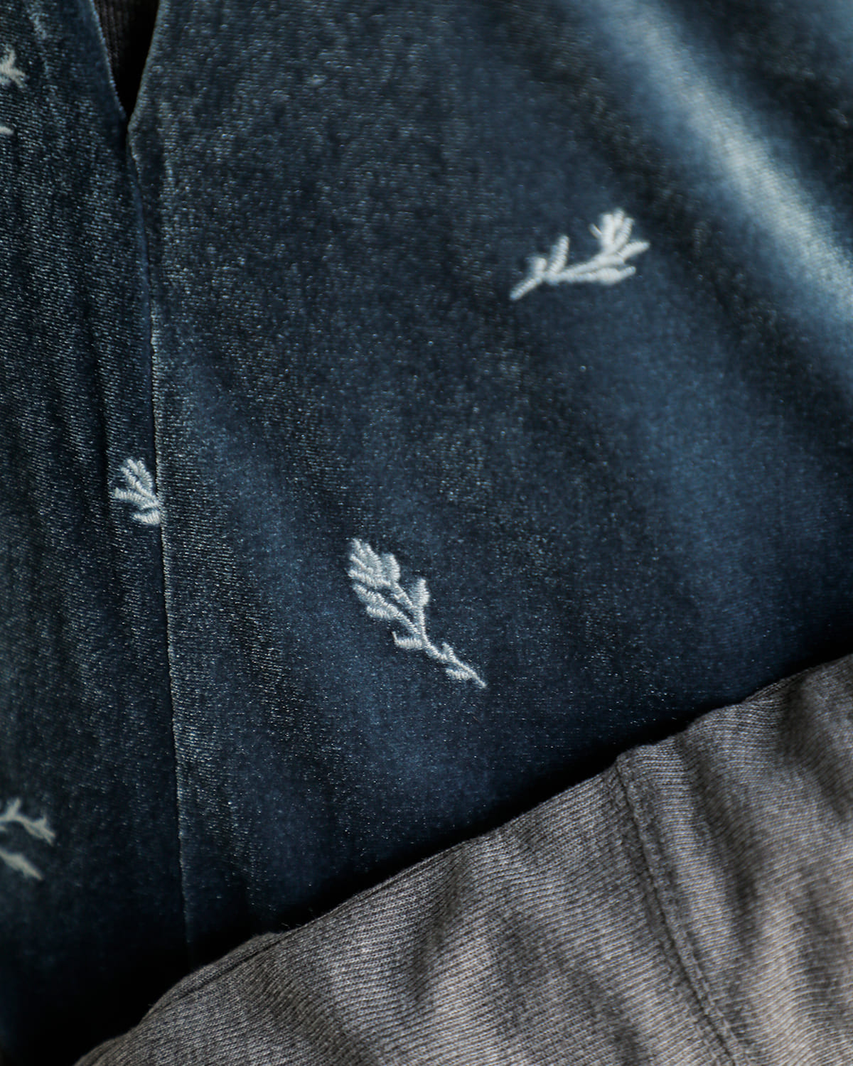 MANOF(マノフ)ベロア刺繍オールインワン 89112-5192