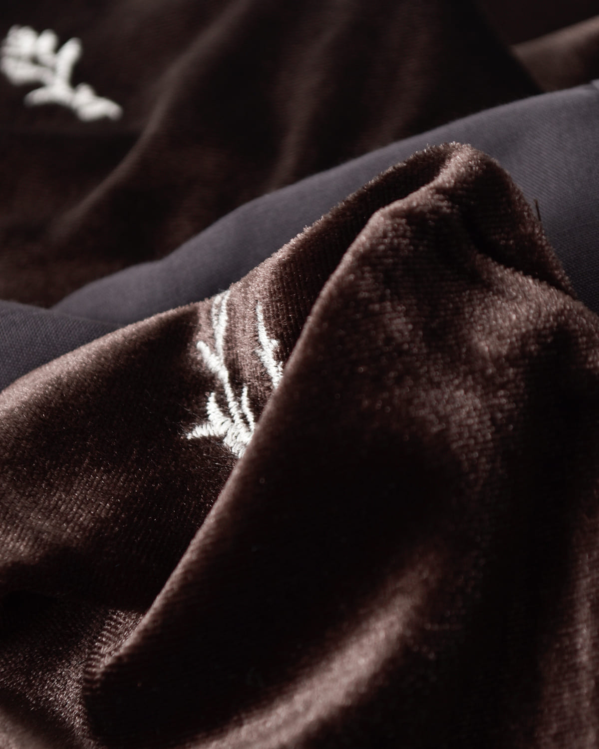 MANOF(マノフ)ベロア刺繍オールインワン 89112-5192