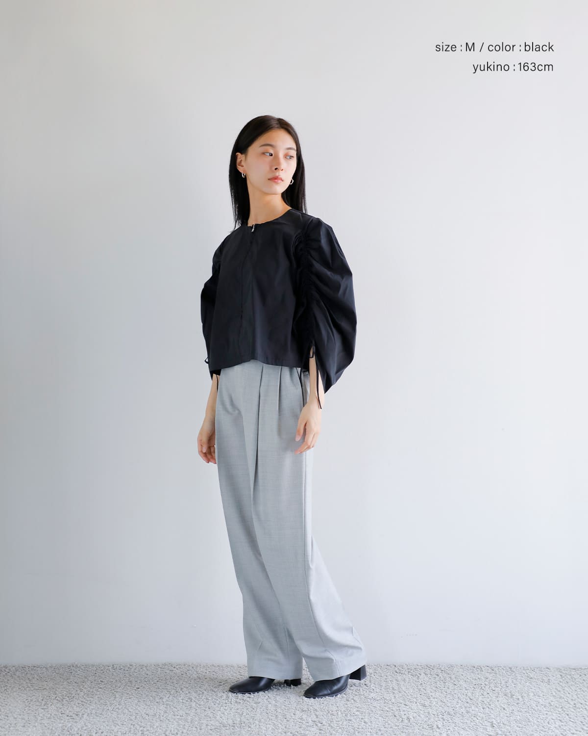 MANOF(マノフ)ドローストリングスリーブブラウス 89122-4132