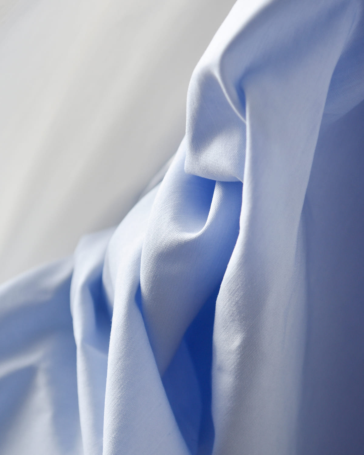 MANOF(マノフ)ドローストリングスリーブブラウス 89122-4132