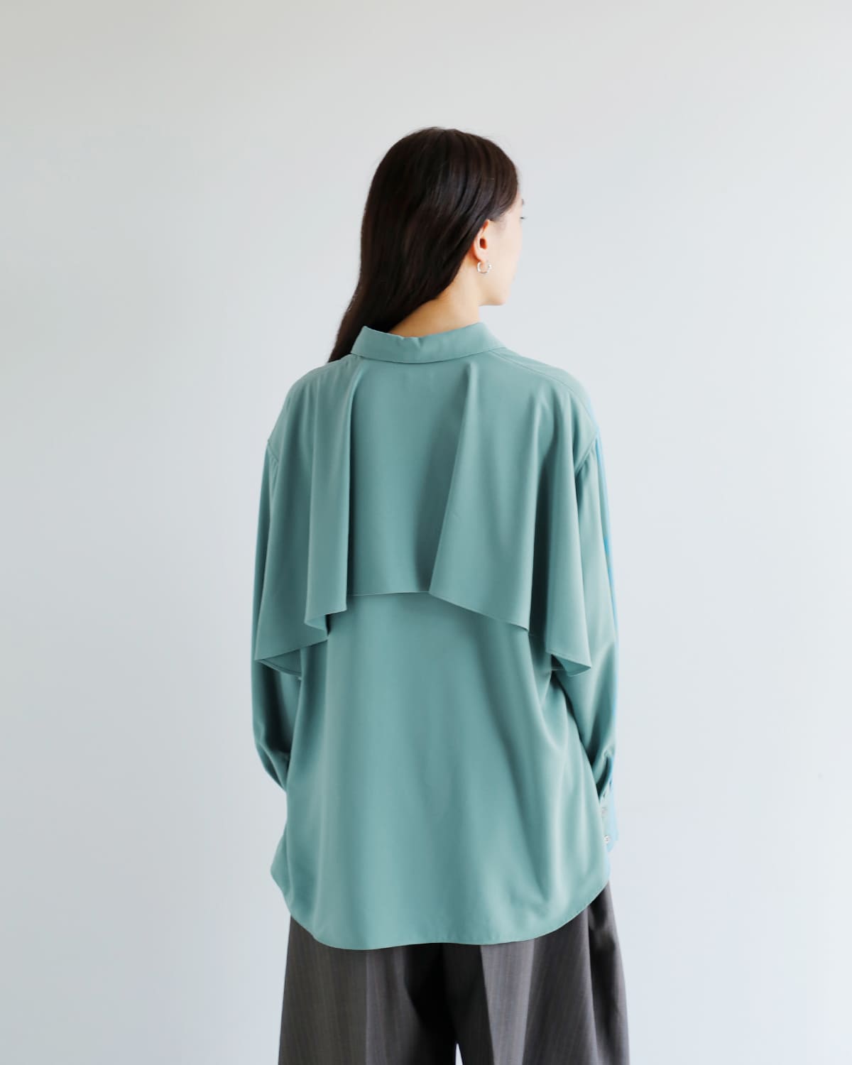 MANOF(マノフ)ストリングバックレイヤードシャツ 89122-4232