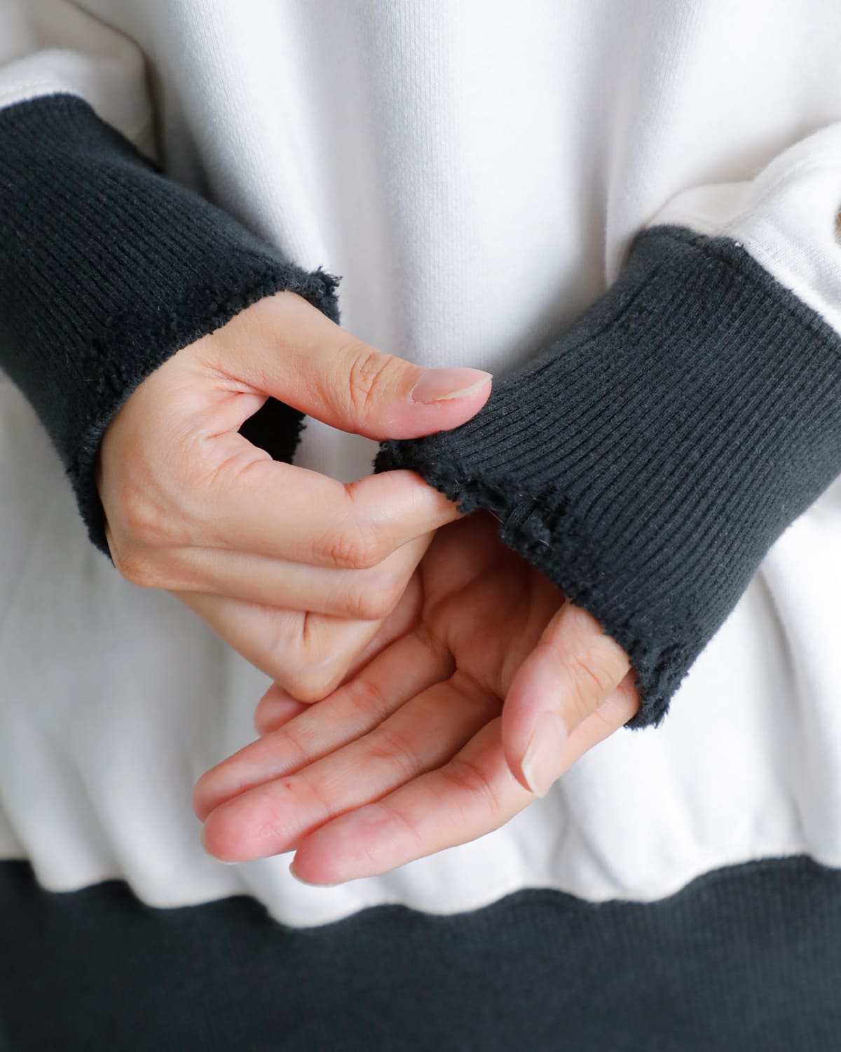 KURO(クロ)フリーダムスリーブクルーネックスウェット “FREEDOM SLEEVE CREW NECK SWEAT” 964221