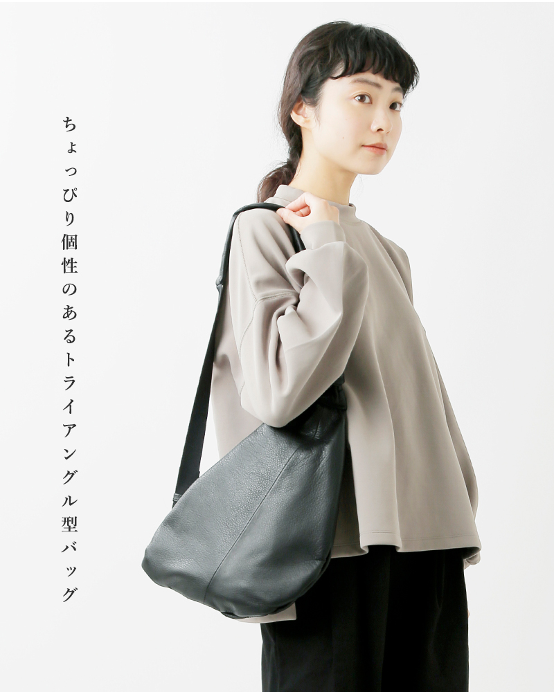 POMTATA ポンタタ カウレザー ボディバッグ “CANDY BODY BAG
