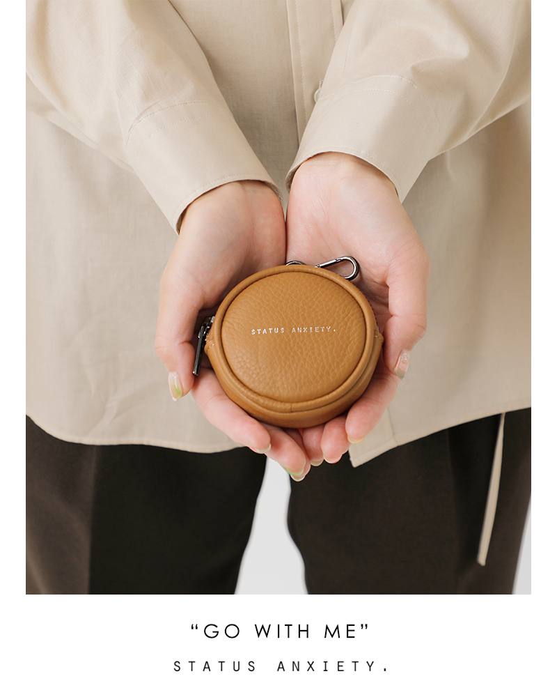 STATUS ANXIETY(ステータスアングザエティー)カウレザーポーチ“GOWITHME”go-with-me