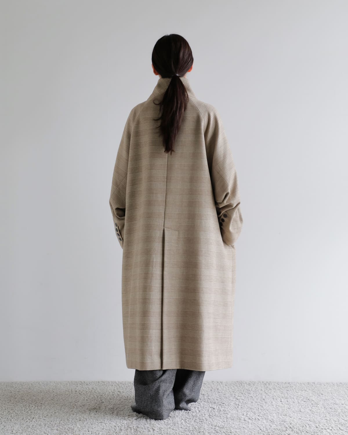 Hella(ヘラ)スタンドカラーツイードロングコート “TWEED LONG COAT” h253-01