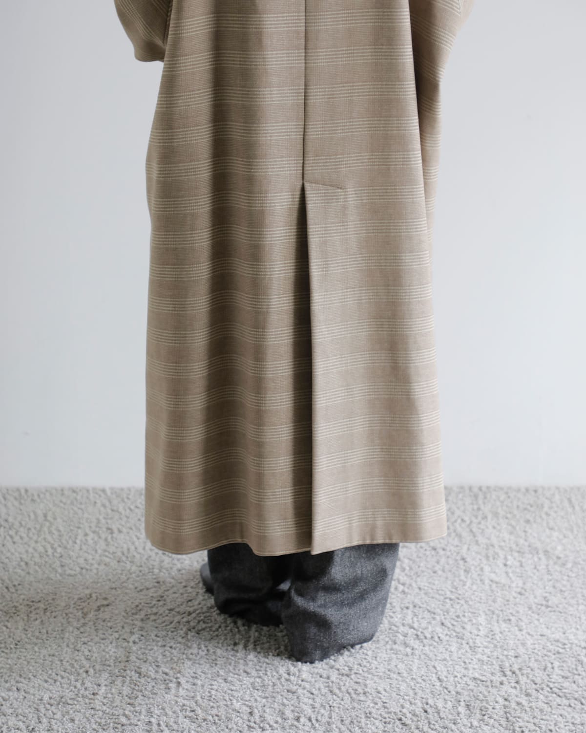 Hella ヘラ スタンドカラー ツイード ロング コート “TWEED LONG