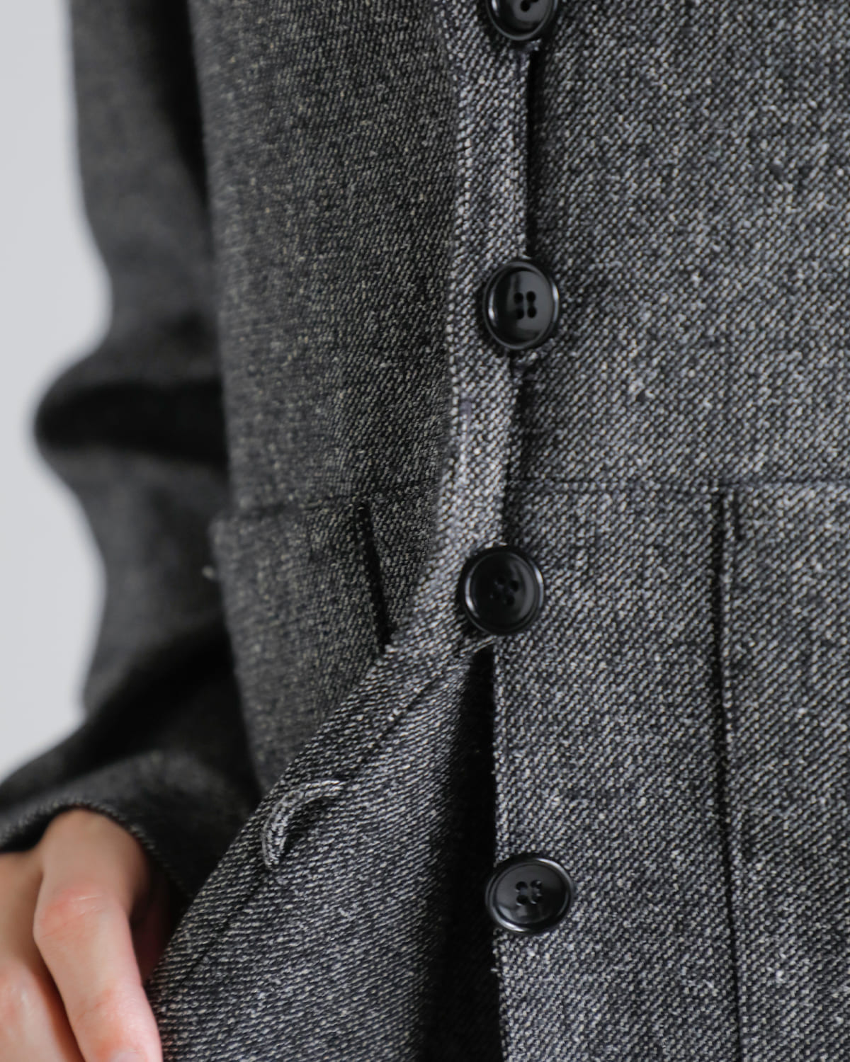 Hella(ヘラ)シルクネップカラーレスツイードジャケット “SILK NEP COLLARLESS JACKET” h253-03