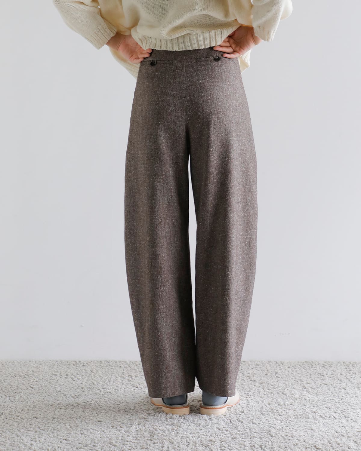 Hella(ヘラ)シルクネップツイードコクーンパンツ “SILK NEP COCOON PANTS” h253-31